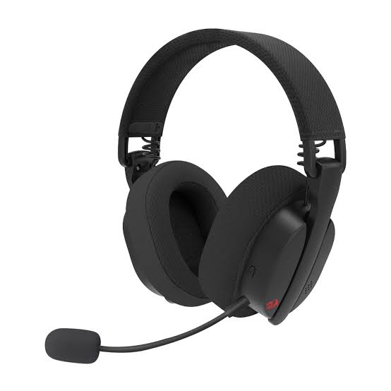 Black gaming headset with boom microphone